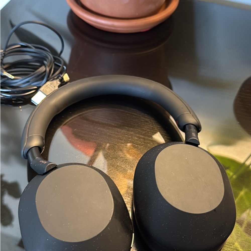 Sony XM5 Bluetooth Headphones